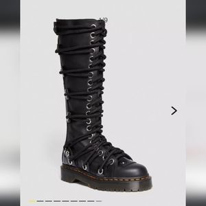 ISO DARIA DR MARTENS BOOTS